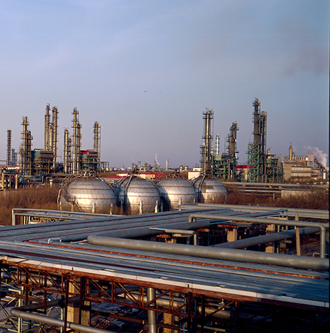 LNG儲(chǔ)罐區(qū)